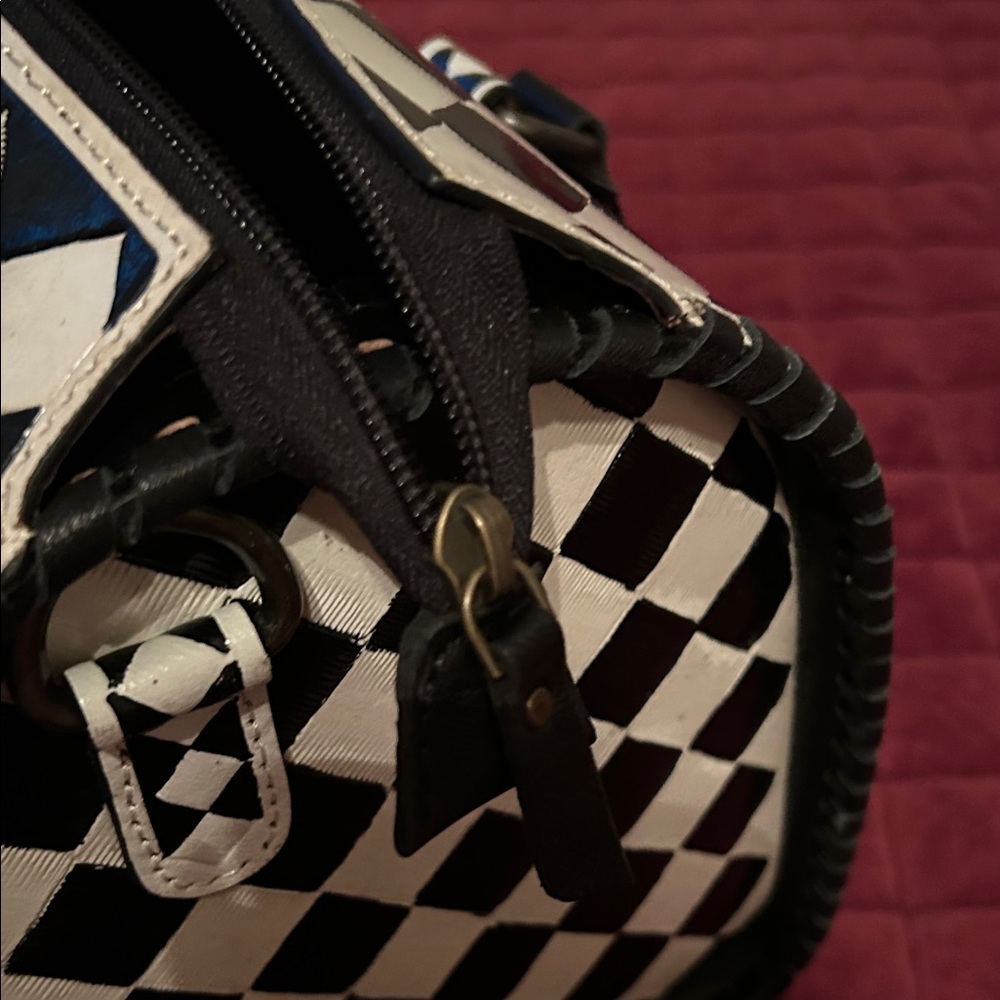 Western B&W Checkered Satchel - Picture 7 of 11